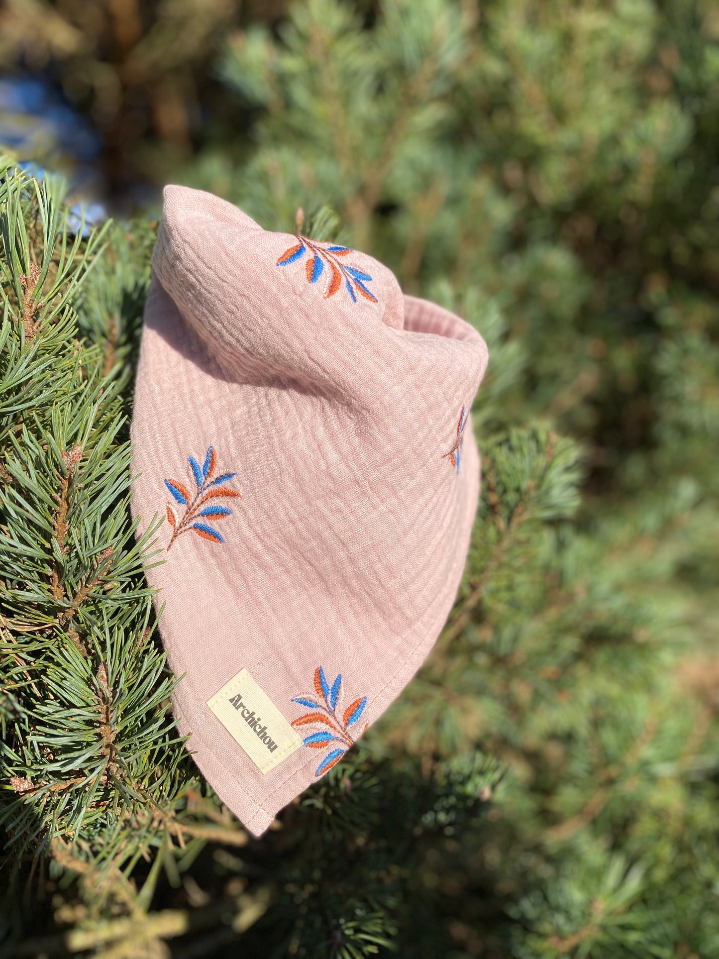 Foulard - Feuilles brodées, rose
